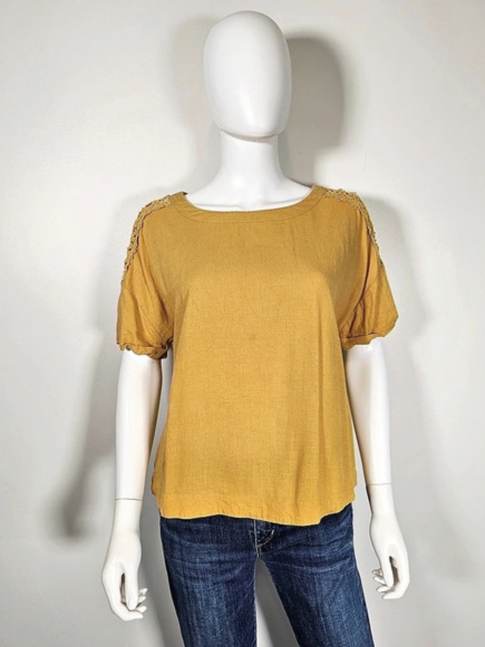 Melanie Lyne Linen Blend Lace Detail Short Sleeve Blouse in Yellow Sz M